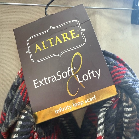 NWT Altare infinity loop scarf - Picture 2 of 3